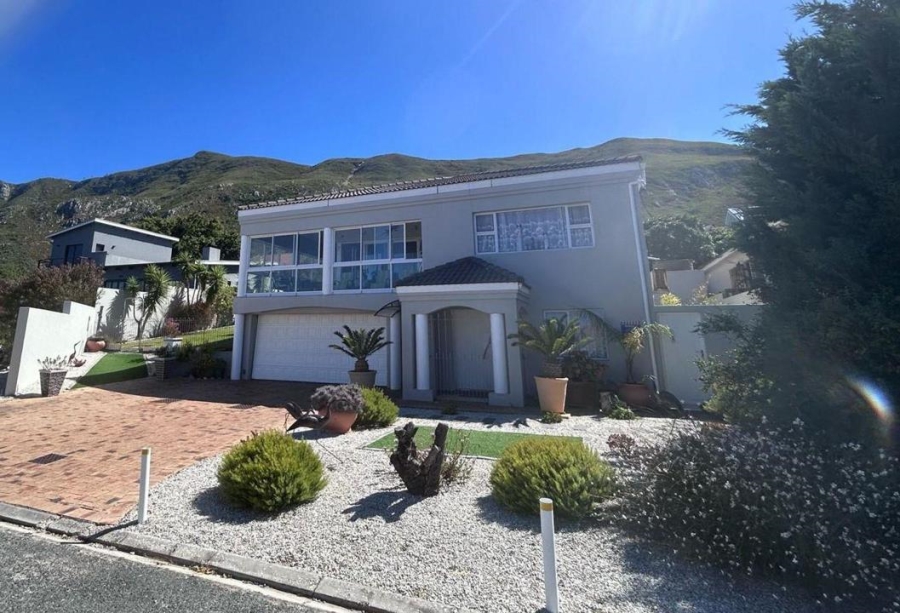 4 Bedroom Property for Sale in Chanteclair Western Cape